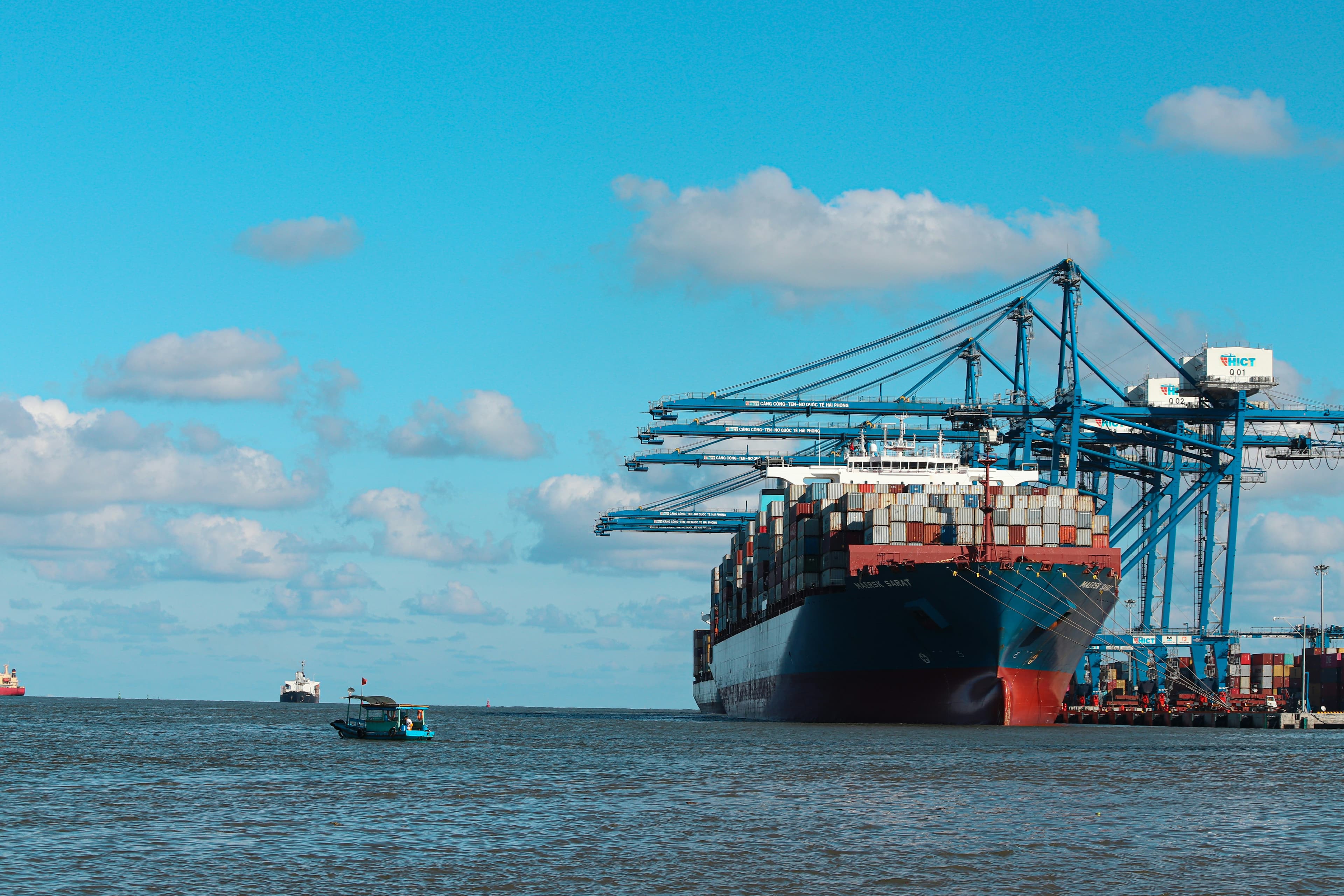 Global commodity shipping and logistics
